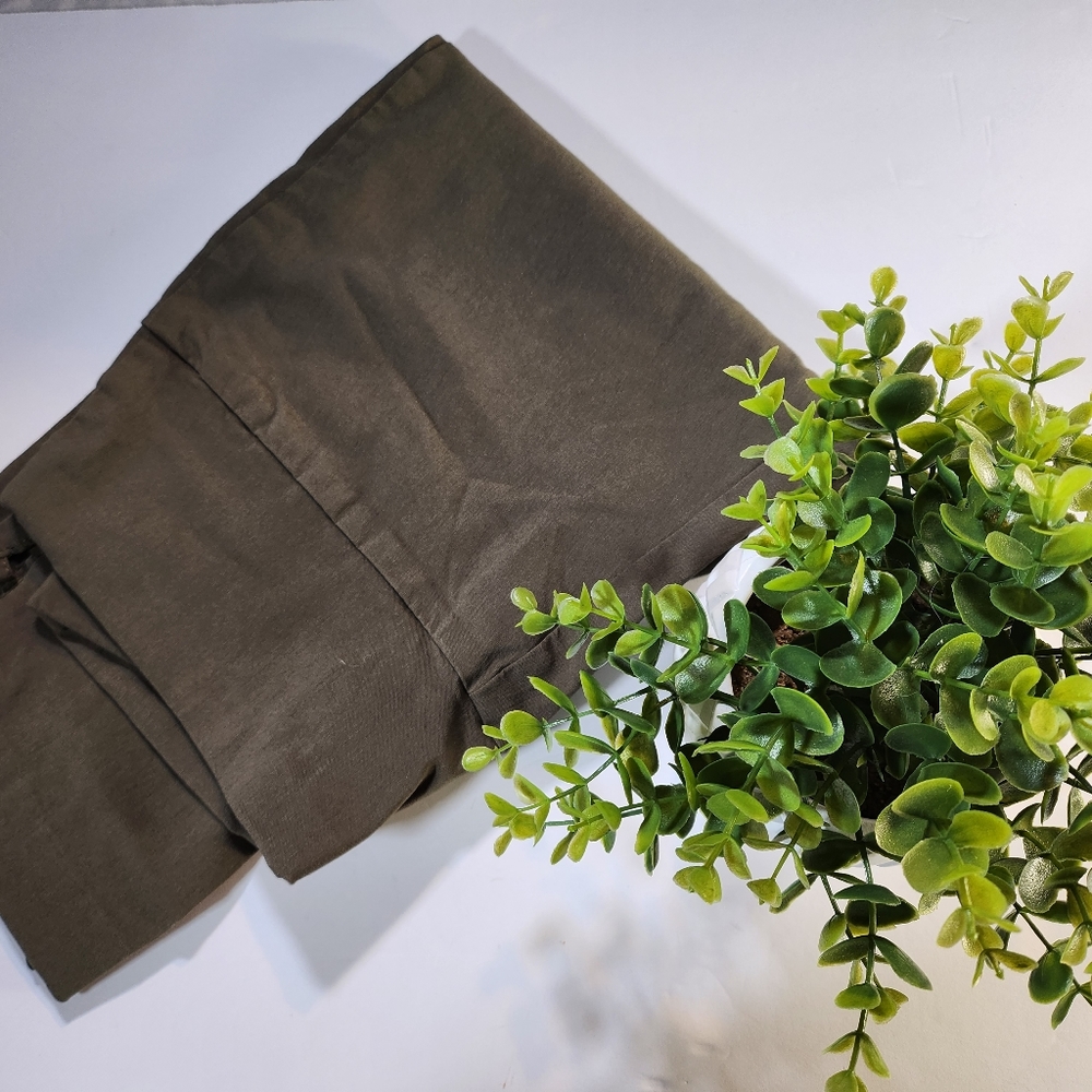 3/$25 Lilly Morgan Capri Pants